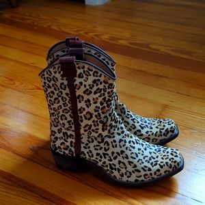 Size 7 Jeffrey Campbell leopard boots